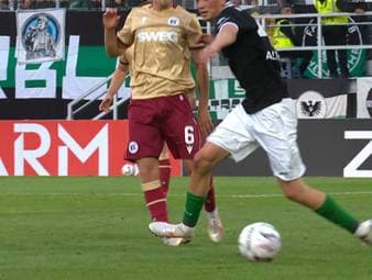 Der Karlsruher SC liegt in der ersten Pokalrunde zunächst hinten, kämpft sich aber spät dank einer starken zweiten Halbzeit noch in die nächste Runde. 