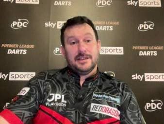 Jonny Clayton spricht nach seinem Sieg in Rotterdam über die Playoffs und das er gerne in London am Finaltag dabei wäre.