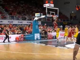 In Spiel vier des BBL-Halbfinals zwischen Bamberg und Berlin kann Alba den Finaleinzug eigentlich perfekt machen. Doch ein Bamberger Spektakel sorgt für den ultimativen Showdown.