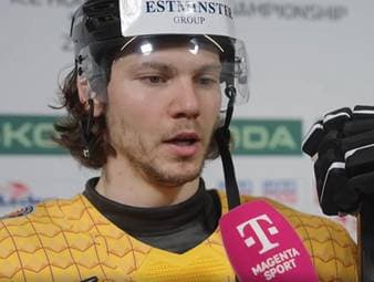 Die deutsche Nationalmannschaft hat eine enttäuschende Gruppenphase bei der Eishockey-WM hinter sich. Moritz Seider findet nach dem letzten Gruppenspiel deutliche Worte zur Leistung des DEB-Teams. 