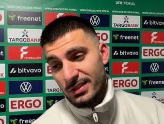 Deniz Undav leitet den Viertelfinal-Erfolg bei Holstein Kiel mit seinem Treffer zum 1:0 an. Hinterher reagiert der Stuttgarter Angreifer süffisant, als er auf seine Torquote angesprochen wird.