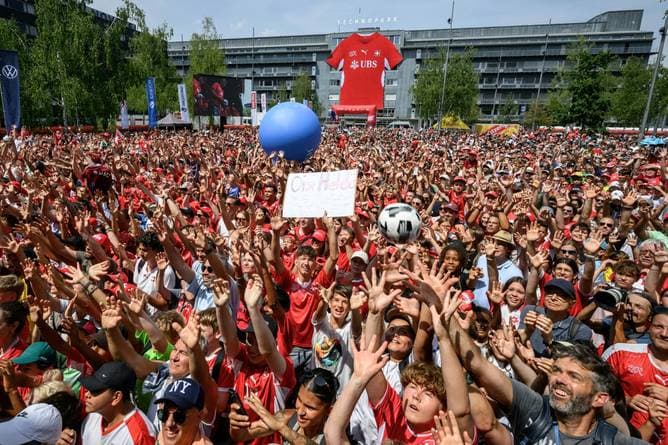 Großer Empfang für Schweizer WM-Helden