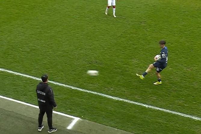 Ist das die kurioseste Rote Karte der Saison?