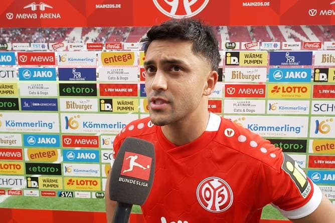 Amiri reagiert auf verschossenen Elfmeter