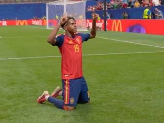 Nach seiner Oberschenkel-Verletzung steht Spaniens Superstar Lamine Yamal gegen Saudi-Arabien wieder in der Startelf - und zeigt mit einem Treffer direkt, wie wichtig er für die Mannschaft ist. 