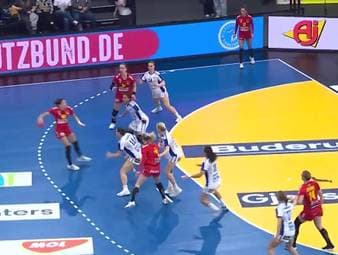Vor dem Duell mit Deutschland zaubern die Frauen aus Montenegro. Sowohl im Tor als auch im Angriff müssen sich die DHB-Frauen auf eine Menge Qualität gefasst machen.