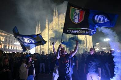 Tifosi mit ausgelassener Titelparty