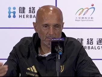 Vor dem Testspiel zwischen Juventus und Chelsea lobt Luciano Spalletti die Arbeit seines Trainerkollegen Xabi Alonso. Schon nach wenigen Wochen könne man die Fortschritte bei den Blues unter dem Spanier erkennen.