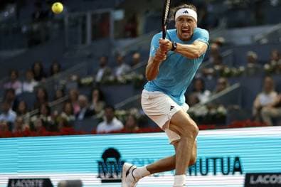 Zverev siegt im Nacht-Krimi