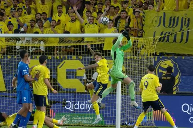 Unfassbares Eigentor! Ronaldo in Schockstarre