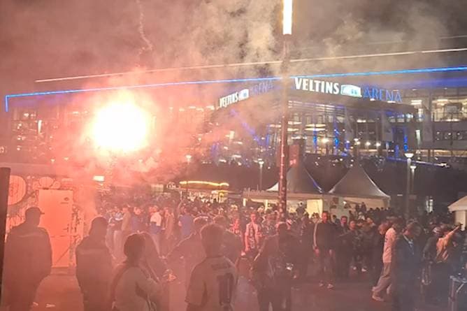 Mega-Party auf Schalke