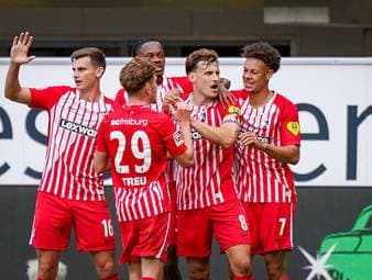 Freiburg hält Paderborner Druck stand