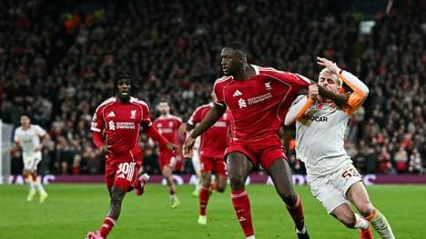 Ibrahima Konaté im Spiel gegen Galatasaray 