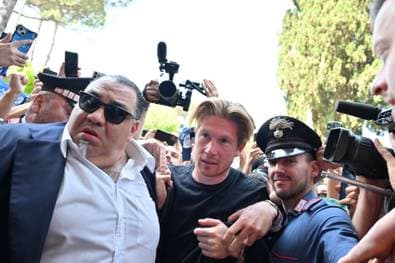 De Bruyne beim Medizincheck - und die Fans flippen aus