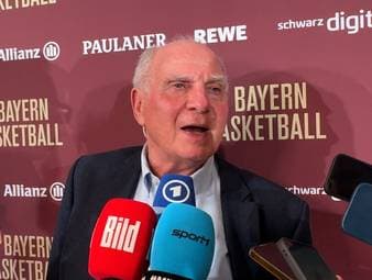 Uli Hoeneß hat in einem Interview aufgeklärt, ob er sich bei Jamal Musiala gemeldet hat und wie zufrieden er mit dessen Umgang in dieser besonderen Zeit war.
