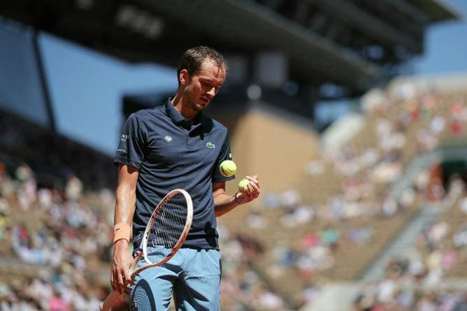 Medvedev blamiert sich schon wieder