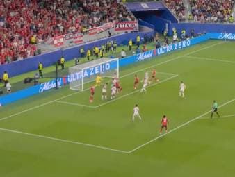Österreich tut sich gegen Jordanien im ersten WM-Spiel nach 28 Jahren schwerer als erwartet - dann sorgt ein Eigentor für Aufatmen bei der Elf von Ralf Rangnick. 