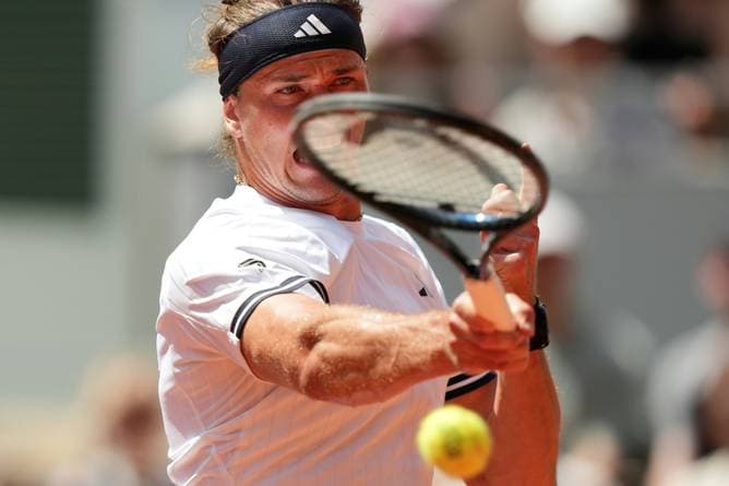 Zverev startet in Paris ohne Wackler