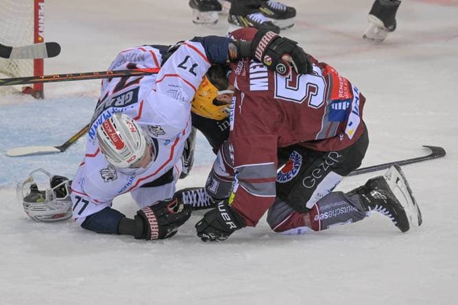 Bremerhaven erspielt sich Matchball