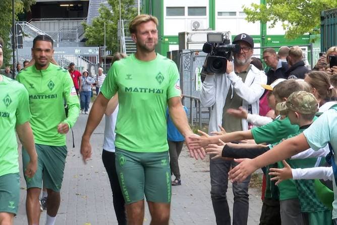 Füllkrug überrascht in Bremen mit neuem Look
