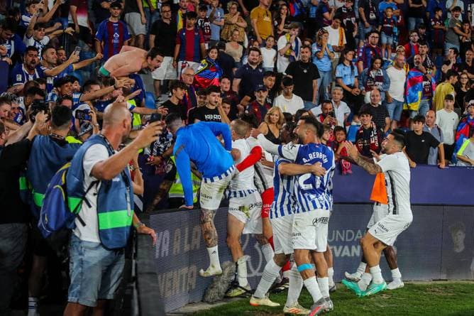 Irres Aufstiegs-Drama in Spanien! Mustafi-Team am Boden