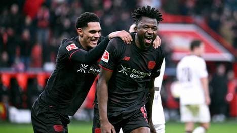 Edmond Tapsoba (r.) verlängert bis 2031