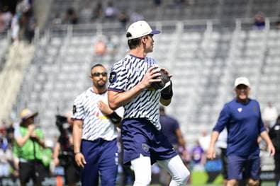 Brady glänzt und heizt Spekulationen an