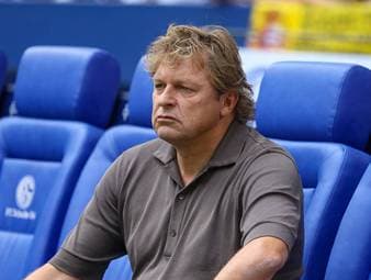 Schalke-Manager verkündet Deal im Doppelpass