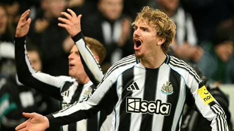 Leben in der "Rakete": Nick Woltemade (r.) 