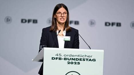 Silke Sinning hat beim DFB-Bundestag für einen emotionalen Moment gesorgt