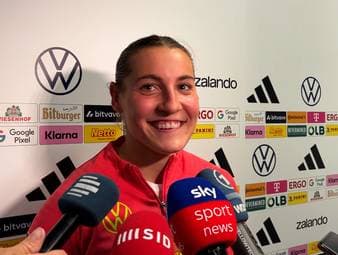 Die deutsche Frauennationalmannschaft qualifiziert sich durch das 2:0 gegen Norwegen souverän für die kommende WM in Brasilien. Neben Debütantin und Torschützin Marie Müller strahlen auch andere Spielerinnen nach dem Erfolg.
