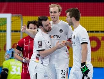 Hockey-Männer nach Spektakel weiter