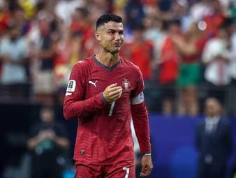 Cristiano Ronaldos letzte Weltmeisterschaft blieb nicht ohne Kontroverse, denn der 41-Jährige wirkt im hochtalentierten Kader Portugals wie ein Fremdkörper. Hat der Superstar dem Team mehr geschadet als geholfen?