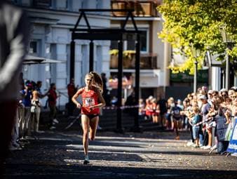 Beim 10-Kilometer-Rennen in Laredo knackte Konstanze Klosterhalfen einen nationalen Rekord. Zudem stellte die Slowenin Clara Lukan einen europäischen Rekord auf. 