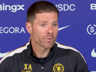 Vor dem Duell im Ligapokal gegen Leeds United wirbt Xabi Alonso um Geduld. Nach der 1:2-Pleite gegen Arsenal verspricht der Chelsea-Trainer, dass seine Mannschaft im Mai viel besser sein wird.