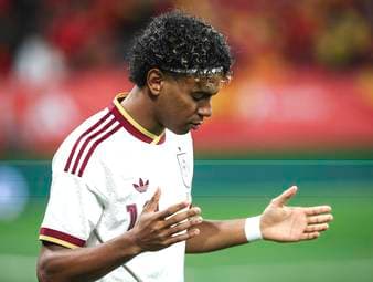 Yamal verurteilt Schmähgesänge