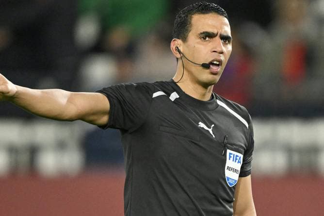 Fix! Dieser Referee pfeift deutschen Auftakt