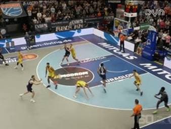 Die BBL-Highlights der Basketball-Partie SYNTAINICS MBC - ALBA BERLIN im Video.