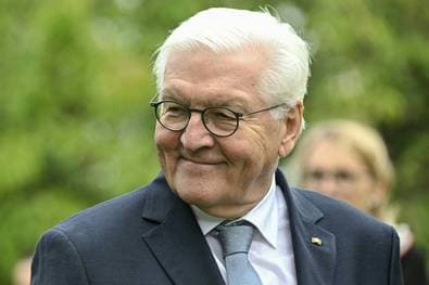 Steinmeier drückt DHB-Team die Daumen