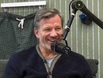 Bei Deep Dive spricht Extremschwimmer André Wiersig über Begegnungen mit Haien und Walen im Ozean.