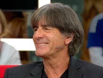 Thomas Müller wird bei der WM 2026 als TV-Experte zugegen sein. Die Runde im SPORT1 Doppelpass wünscht sich das Bayern-Urgestein in einer Trainer-Rolle - auch Joachim Löw scherzt.