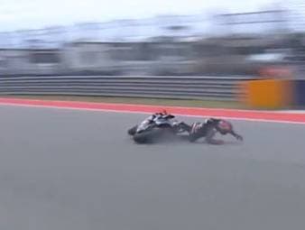 Irrer Jubel-Fail: MotoGP-Star stürzt bei Sieges-Wheelie
