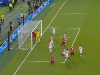Österreich feiert bei der Rückkehr auf die WM-Bühne nach 28 Jahren einen Sieg. Die Elf von Ralf Rangnick gewinnt schmeichelhaft zum Auftakt mit 3:1 gegen Jordanien, die wiederum ein historisches Tor erzielen. 