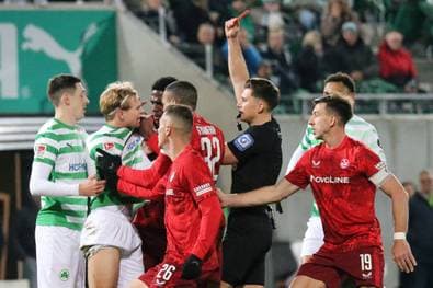 Sechs Tore und Doppel-Rot: Wildes Lautern-Spektakel!