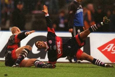 Die kuriose Geschichte hinter Elbers Tor von der Eckfahne