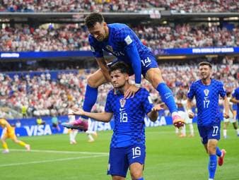 Auf den zwischenzeitlichen 1:1-Ausgleichstreffer der Kroaten gegen England folgt eine Jubelszene, die mächtig Eindruck hinterlässt.