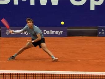 Ben Shelton gewinnt das Finale der BMW Open mit 6:2, 7:5 gegen den Italiener Flavio Cobolli. Der hatte am Vortag den Vorjahressieger Alexander Zverev aus dem Turnier geworfen. 