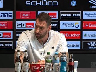 Beim 1:1 zwischen Arminia Bielefeld und dem VfL Bochum rückte neben dem Ergebnis ein emotionaler Ausbruch von Trainer Mitch Kniat in den Fokus. Der Bielefeld-Coach sah direkt nach Abpfiff die Rote Karte nach heftiger Kritik am Schiedsrichter Tobias Stieler.