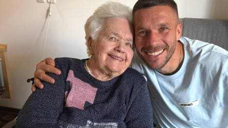 Lukas Podolski trauert um seine Oma