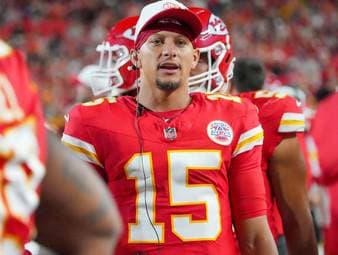 JuJu Smith-Schuster schwärmt vor dem Eagles-Spiel von Patrick Mahomes. Der Quarterback mache sein Spiel leichter und sorge mit seiner Klasse für besondere Momente.